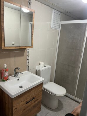 Dusche, Bademäntel, Handtücher