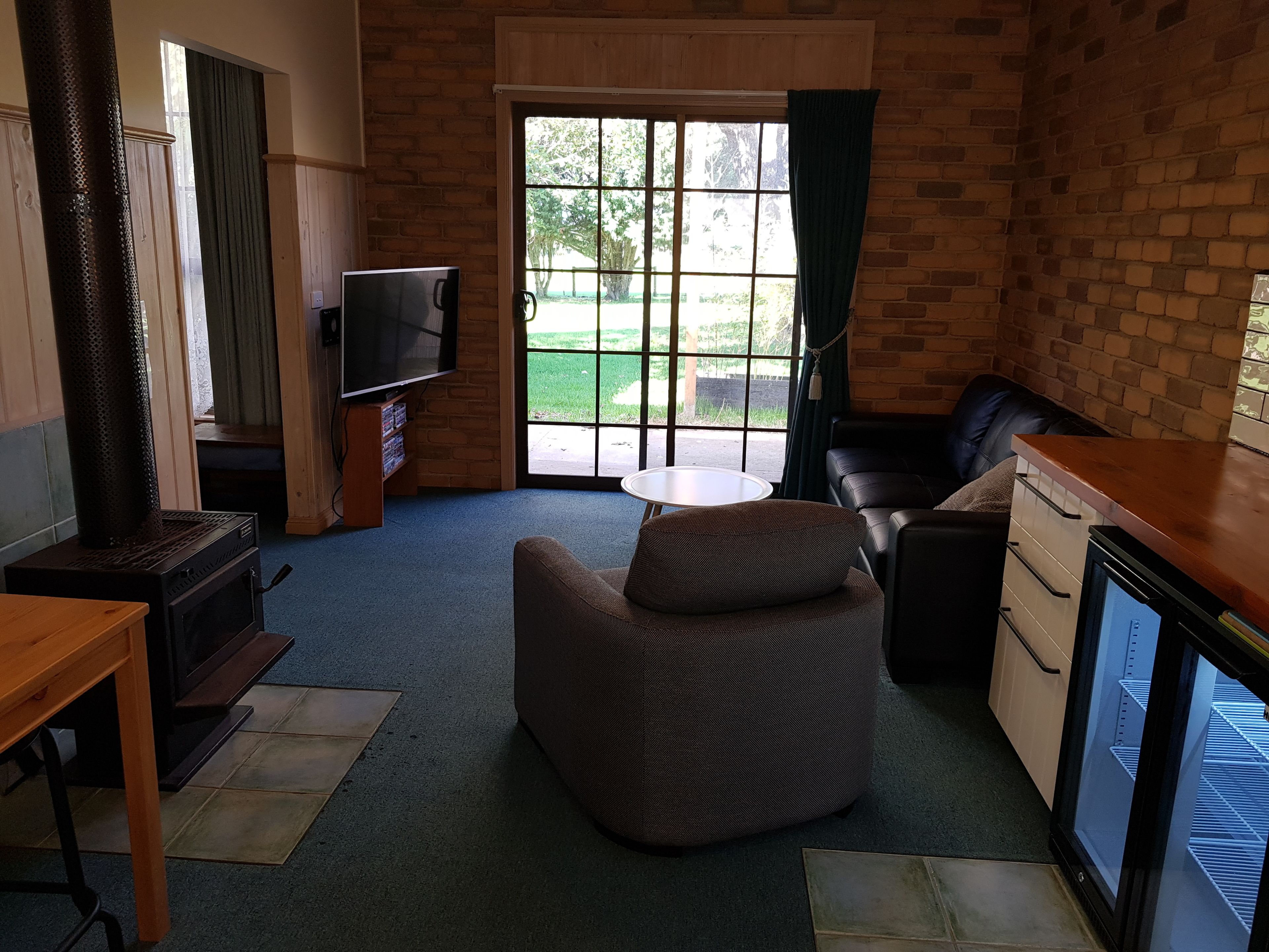 Basic Single Room, 2 Bedrooms, Accessible (Shearers Retreat) | Living room