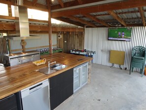 Outdoor dining - Ripples n Tonic (Ventnor)