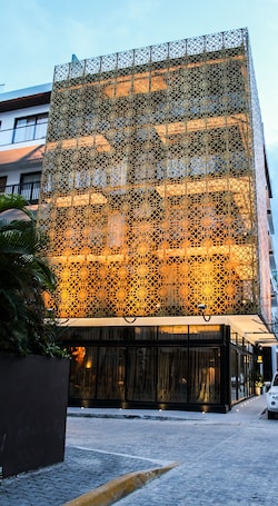 Front of property. IT Boutique Hotel & Restaurant