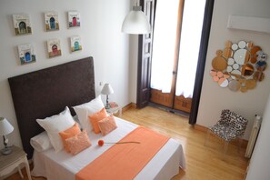 2 bedrooms, iron/ironing board, travel cot, free WiFi