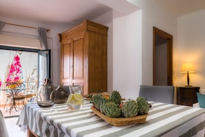 Dining - Zagara apartement , 30 m. to the beach, with air conditioning 4 people (Letojanni)