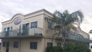 Front of property - Manukau City Lodge (Auckland)