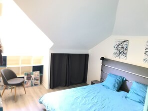 1 habitación, tabla de planchar con plancha, wifi y ropa de cama 