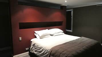 House, 4 Bedrooms | 4 bedrooms, premium bedding, iron/ironing board