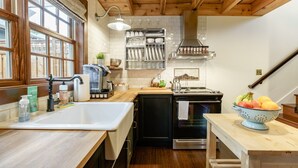 茶具/咖啡用具、冰箱、微波炉、烤箱