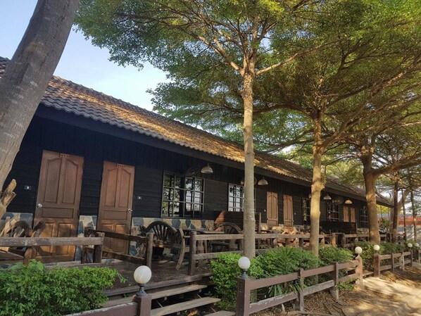 Ngoại thất