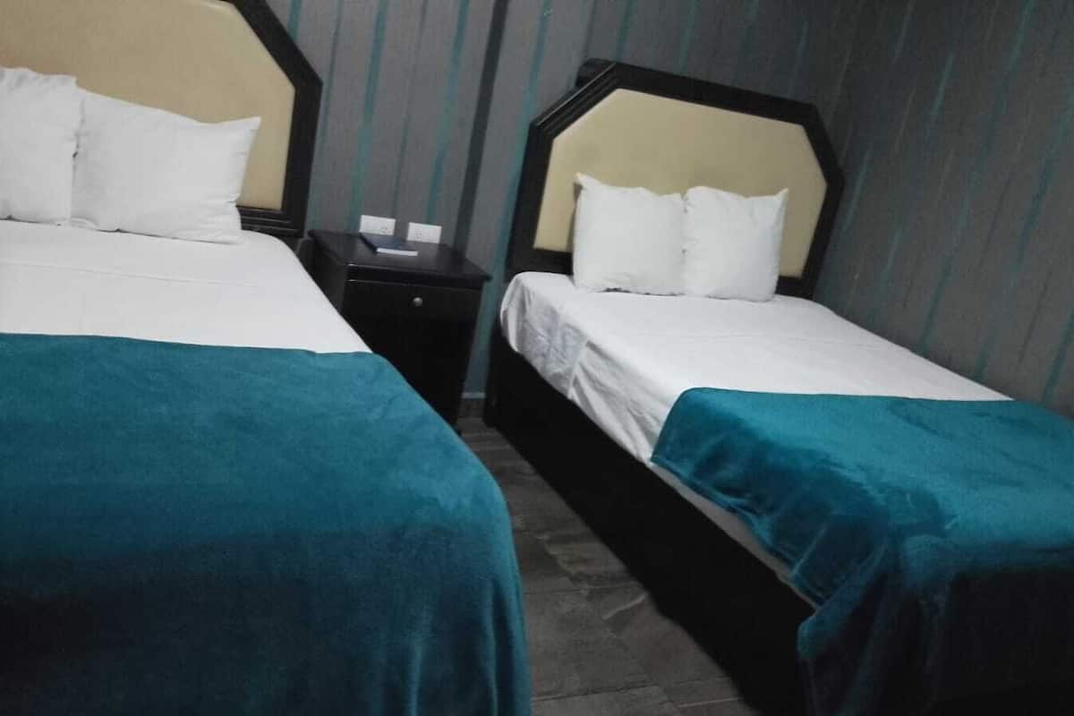 Kamar Double | Brankas, meja kerja, setrika/meja setrika, dan Wi-Fi gratis