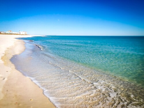 Spectacular Beach Front Views!  Free Lazy Days Beach Chairs & Umbrella Included!