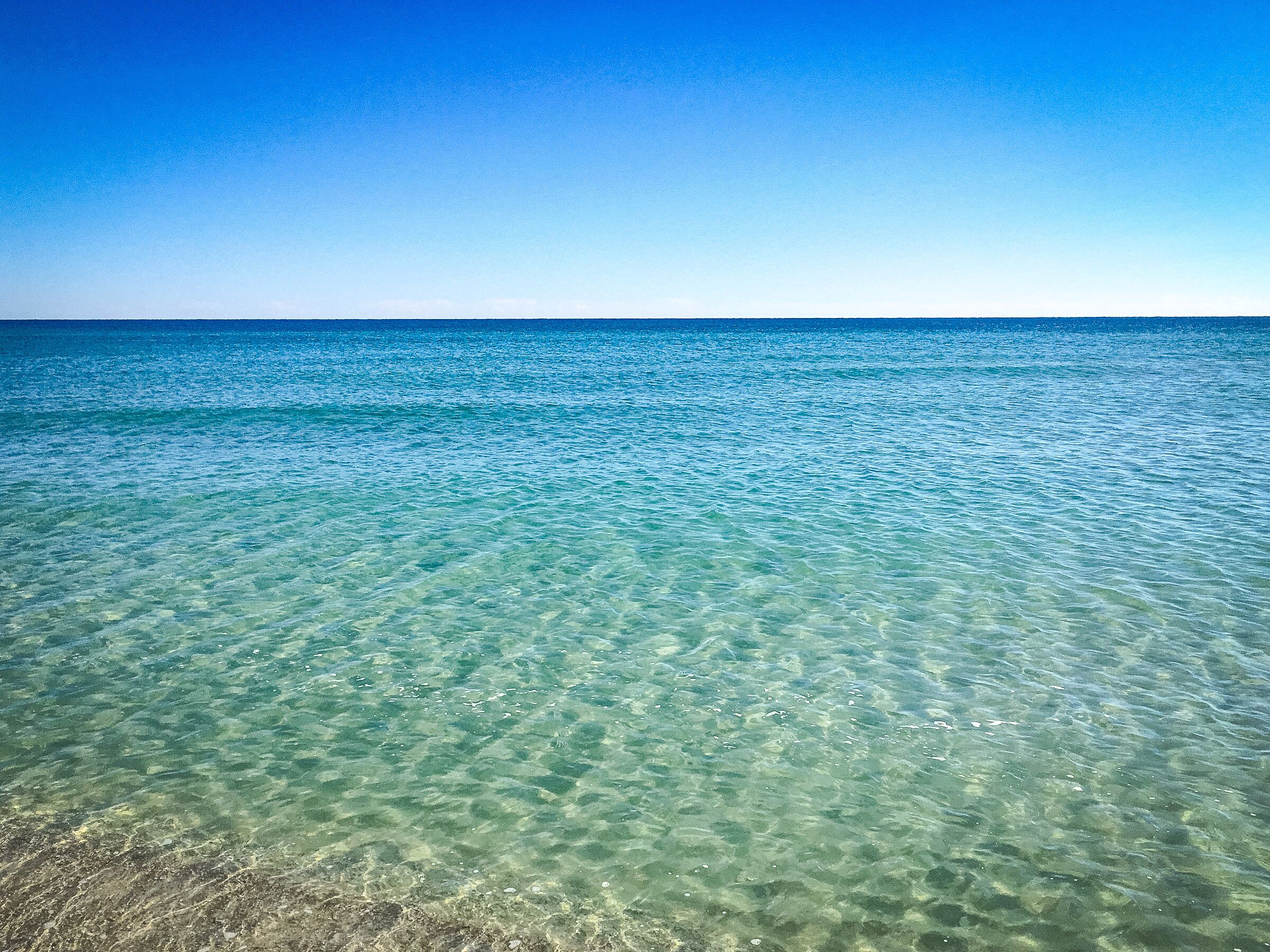 Plage, chaises longues