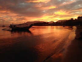 Di pantai, selam skuba 