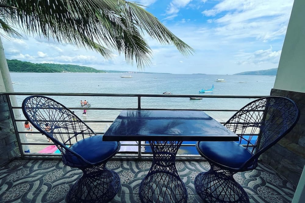Mango's Beachfront Resort