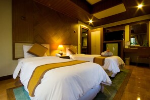 Caja de seguridad en la habitación, escritorio y cortinas blackout 