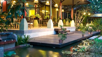Daily continental breakfast (THB 180 per person)