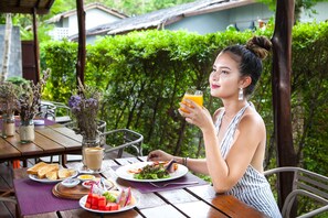 Breakfast, lunch, dinner served; international cuisine - Baan Talay Pool Villa (Koh Samui)