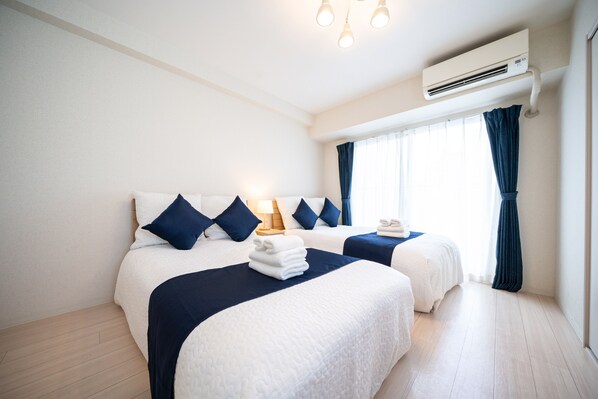 Standard Double Room | Laptop workspace, blackout curtains, free WiFi, bed sheets - Grandouce Shimanouchi (Osaka)