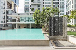 Kolam renang terbuka