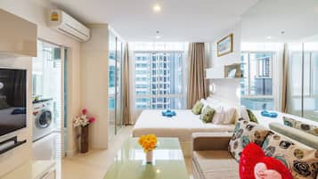 Standard Apartment, 1 Bedroom | 1 bedroom, desk, blackout curtains, free WiFi