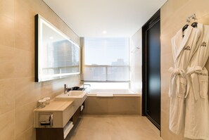 Suite (HAEDAMCHAE) | Bathroom | Free toiletries, hair dryer, bathrobes, slippers - Haedamchae Hotel (Seoul)