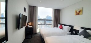 Family Room | Egyptian cotton sheets, desk, blackout drapes, soundproofing - Haedamchae Hotel (Seoul)