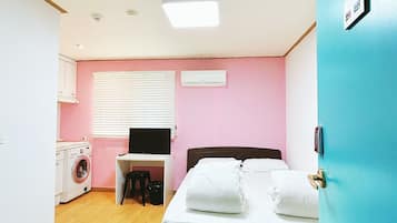 Quarto casal | Escrivaninha, espaço de trabalho para notebook, quartos à prova de som