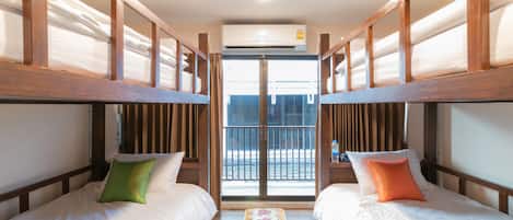4-Bed Shared Bathroom | In-room safe, blackout drapes, free WiFi, bed sheets