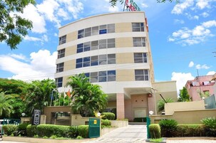 Fachada de la propiedad