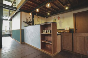 Reception - 501 Merchant Bed & Breakfast - Hostel (Yangon)