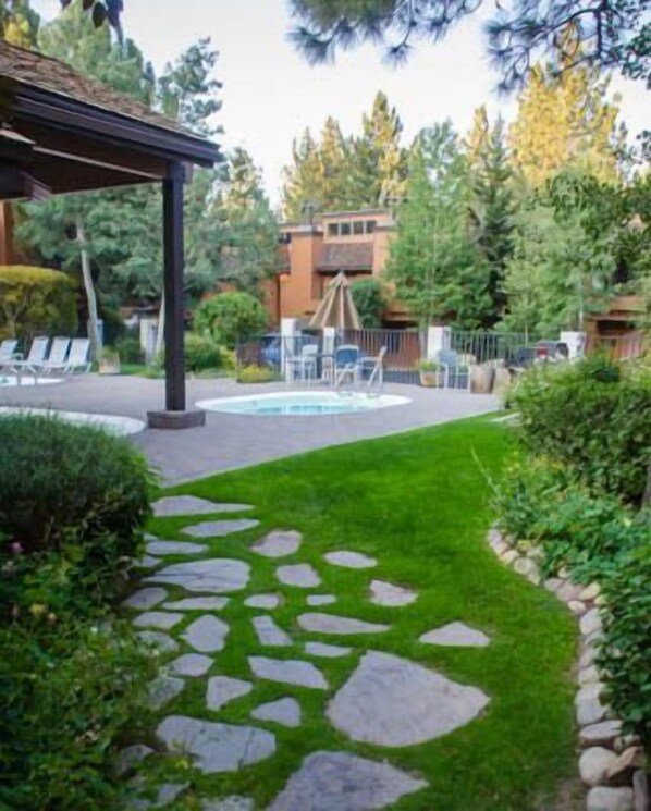 Outdoor pool - Snowflower #75 (Mammoth Lakes)