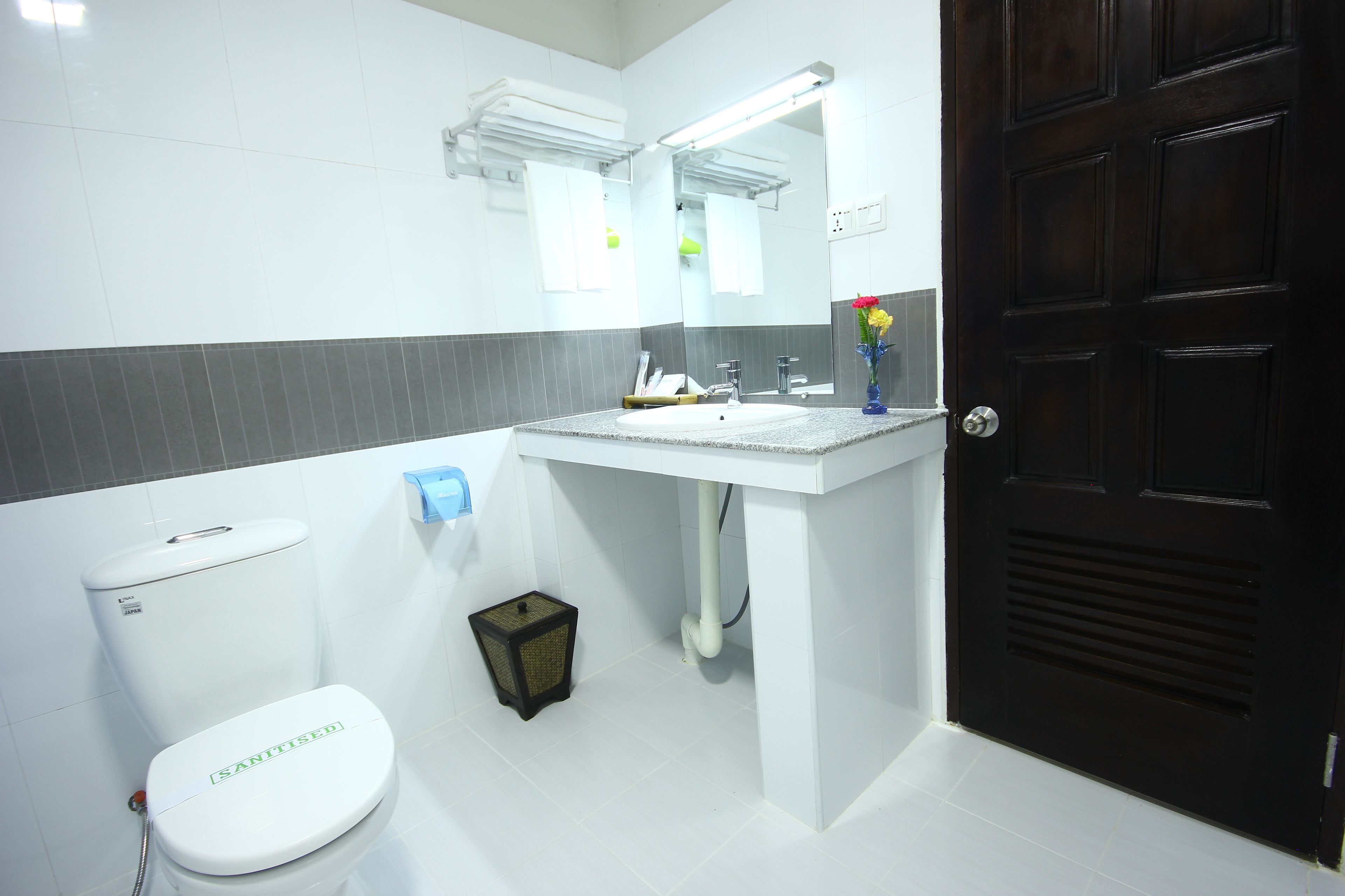 shower, free toiletries, hair dryer, slippers