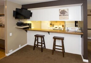 Microwave, oven, coffee/tea maker