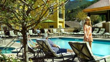 Condo, 2 Bedrooms | Pool | Indoor pool, outdoor pool, pool loungers