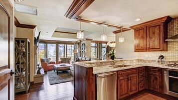 Condo, 2 Bedrooms | Private kitchen | Full-size fridge, microwave, oven, stovetop