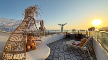 Club Jacuzzi Room | Prémium ágynemű, minibár, íróasztal és hangszigetelés