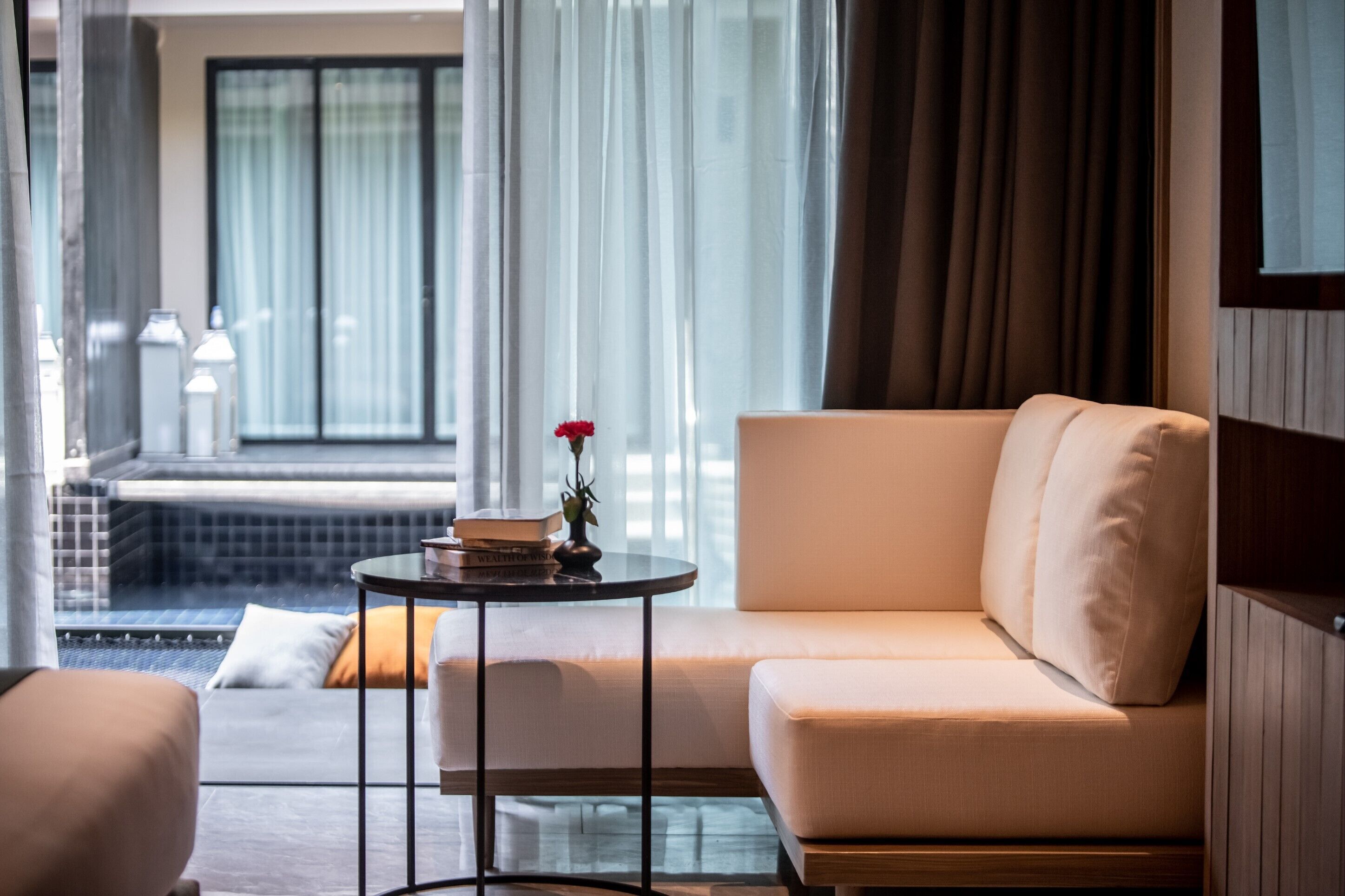 deep ocean pool access room | 1 bedroom, minibar, in-room safe, desk