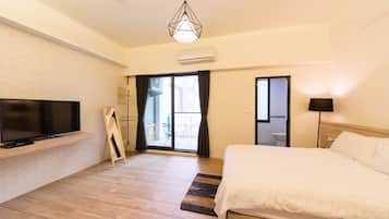 Superior Triple Room | Desk, blackout drapes, soundproofing, free WiFi