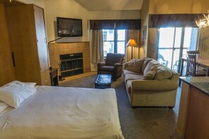 Studio | 1 bedroom, cribs/infant beds, free WiFi, bed sheets