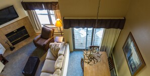 Studio | Living area | Flat-screen TV, fireplace, DVD player