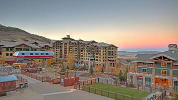 Condo, 2 Bedrooms | Exterior