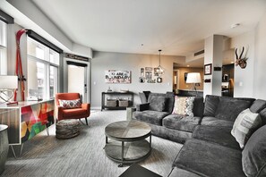 Condo, 2 Bedrooms | Living area