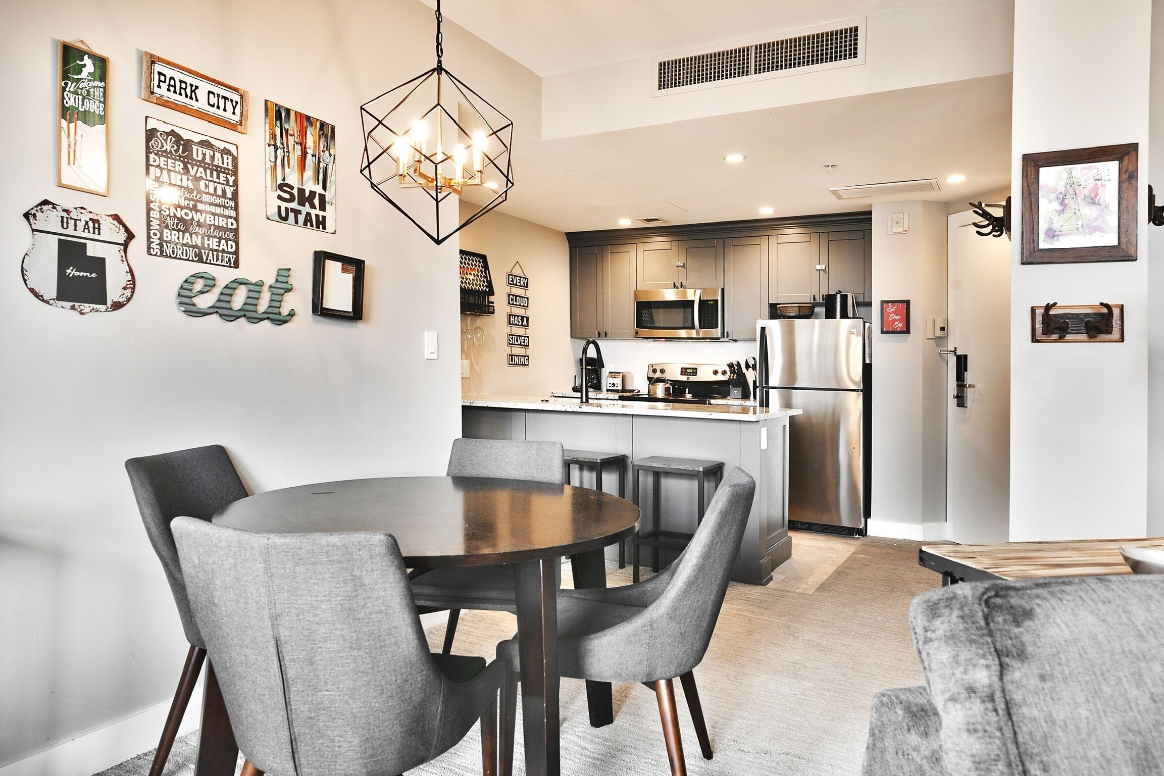 Bloc d'apartaments, 2 dormitoris | Servei de restauració