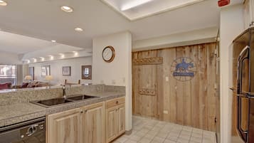 Condo, 2 Bedrooms | Private kitchen | Full-size fridge, microwave, oven, stovetop