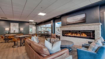 Condo, 2 Bedrooms | Interior