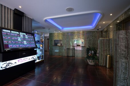 HOTEL PERRIER Adults Only - Image 1