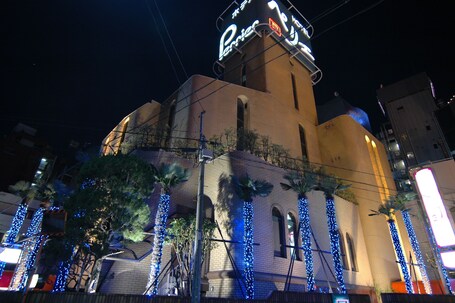 HOTEL PERRIER Adults Only - Image 2