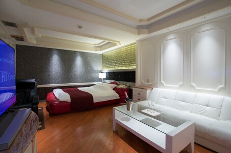 HOTEL PERRIER Adults Only - Image 4
