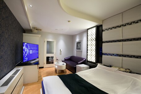 HOTEL PERRIER Adults Only - Image 18