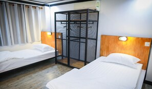 Twin Room with Shared Bathroom | Free WiFi