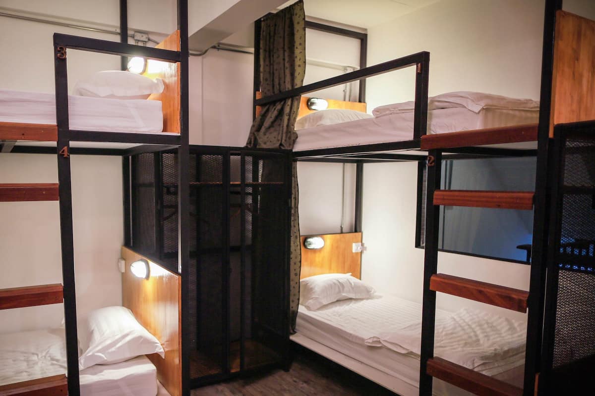 Mixed Dormitory with Shared Bathroom | Free WiFi