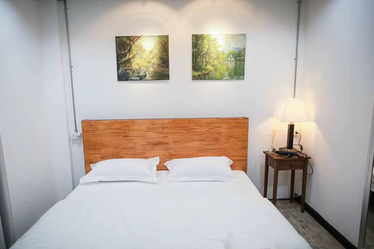 Double Room with Shared Bathroom | Free WiFi